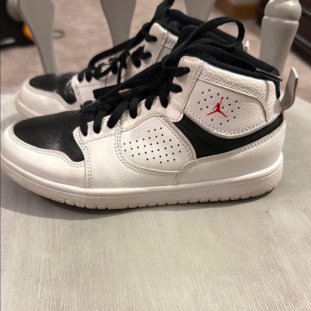 Kids Jordan Access Black White